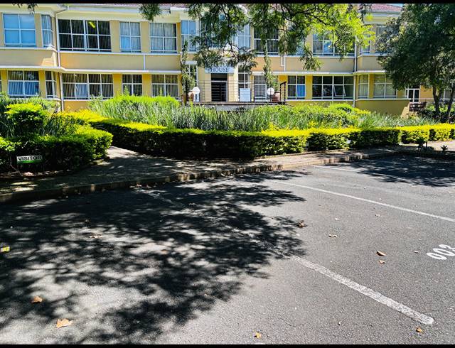 114M² OFFICE TO LET IN CLARENDON
